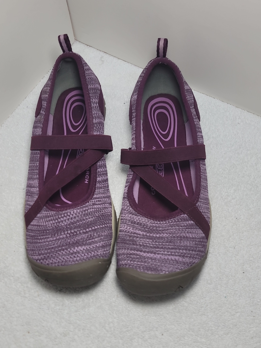 KEEN Women’s Slip-On Mary Jane Knit Sneakers in Plum Size 11 EUC  313